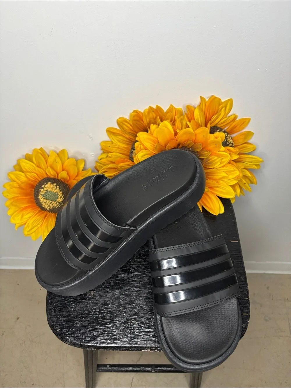 adidas Adilette Platform slides Size 6